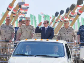 السيسي يتفقد "تفتيش حرب" للجيش: نستخدم القوة بتعقل
