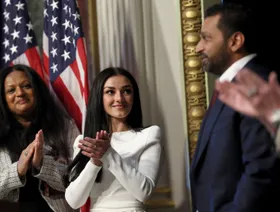 مدير FBI يواجه انتقادات لاستخدام فرق "التدخل السريع" لحماية صديقته