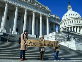 البيت الأبيض: ترمب حذر إيران من "عواقب وخيمة" حال استمرار "عمليات القتل"