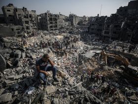 البيت الأبيض يبحث إقرار "فترات هدنة" في غزة.. وبلينكن يدعو لحماية أكبر للمدنيين