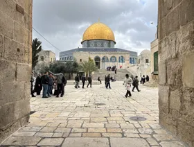 إسرائيل تقيد الدخول إلى المسجد الأقصى خلال رمضان وسط خلافات بين الأجهزة الأمنية