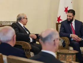 ترسيم حدود سوريا ولبنان وعودة اللاجئين يتصدران مناقشات الشرع وسلام