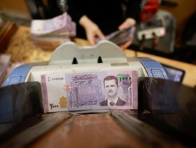 سوريا تعتزم طباعة عملة جديدة بالإمارات وألمانيا بدلاً من روسيا وإزالة صورة الأسد
