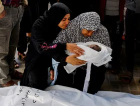 مسؤول أممي: مواليد غزة بلا أحجام طبيعية.. والواقع أسوأ من الصور