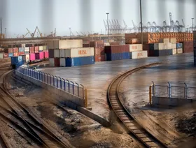 ترمب يعلن فرض رسوم جمركية فورية بـ25% على شركاء إيران التجاريين