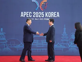 تحركات مكثفة للرئيس الصيني في "قمة أبيك".. وواشنطن تدافع عن "غياب ترمب"