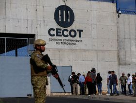 إدارة ترمب أعادت مهاجرين إلى بلدانهم بعد التهديد بترحيلهم لدول ثالثة