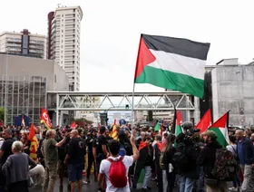 إيطاليا.. إضراب عمال ميناء جنوة لمنع "نقل الأسلحة" إلى إسرائيل
