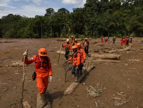 إندونيسيا.. الجيش يكثف جهود الإغاثة بعد الفيضانات