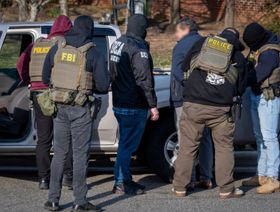 عناصر FBI ينتشرون في واشنطن بعد دعوة ترمب لإخلاء العاصمة من المشردين