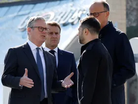 "لحظة حاسمة".. زيلينسكي يبحث في لندن مصير دونباس ومحطة زابوروجيا والضمانات الأمنية