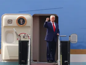 صفقات نووية ومعادن نادرة وتاج ذهبي ولقاء مع شي.. ترمب يختتم جولته الآسيوية