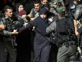 الأسيرات الفلسطينيات في السجون الإسرائيلية.. انتهاكات مستمرة وإجراءات انتقامية