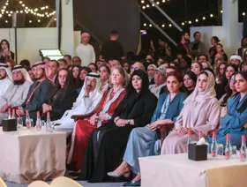 "طيران الإمارات للآداب" ينطلق على إيقاع "ونحن نحب الحياة"