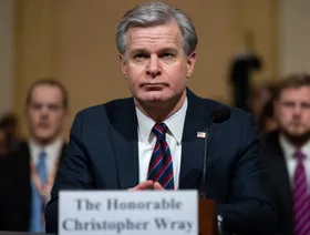 بعد كومي.. ترمب يتهم مدير FBI السابق كريستوفر راي بالكذب في أحداث الكابيتول