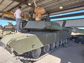 لمواجهة المسيّرات.. أميركا تختبر Bullfrog على دبابة Abrams ومركبة Bradley