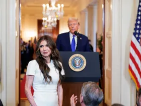 إدارة ترمب تعلق برنامج تأشيرة التنوع "اللوتري" مؤقتاً