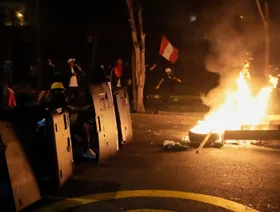 بيرو.. تظاهرات حاشدة ضد جيري في اختبار مبكر لشعبية الرئيس الجديد