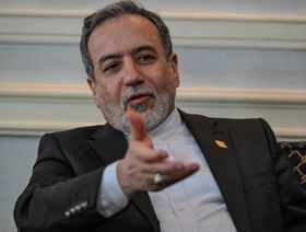 عراقجي لـ"الشرق الأوسط": لا نتدخل في لبنان ولكن لنا رأينا.. ونرفض تقسيم سوريا