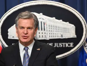 مدير FBI يحذر من هجوم "إرهابي" منسق في الولايات المتحدة
