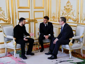 "قمة باريس" تتمسك بعقوبات روسيا وتطالب بدور صيني في مفاوضات أوكرانيا
