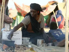 الفاشر.. أكثر من 36 ألف نازح وسط تحذيرات من "انهيار كامل" للوضع الإنساني