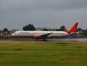 كندا تطلب من "إير إنديا" التحقيق بحضور أحد طياريها إلى عمله تحت تأثير الكحول