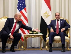 "أكسيوس": واشنطن تسعى للتوسط لعقد قمة بين السيسي ونتنياهو