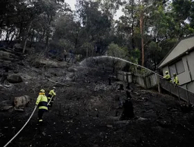 حرائق غابات تجتاح جنوب شرق أستراليا.. وتحذير من "ظروف كارثية"