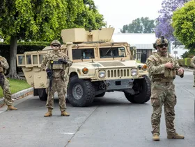 القضاء يأمر ترمب بإنهاء نشر الحرس الوطني بكاليفورنيا وإعادة السيطرة على القوات للحاكم