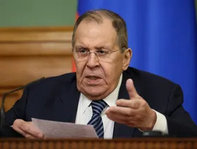لافروف: واشنطن تثير الفوضى في العالم بالهجوم على فنزويلا وتهديد إيران