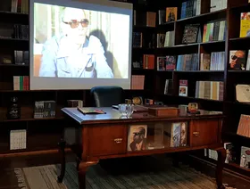 كاتبة يمنية وروائي مصري يفوزان بجائزة نجيب محفوظ