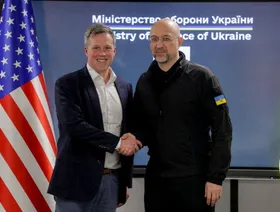 الولايات المتحدة تجري محادثات مع روسيا وأوكرانيا في أبوظبي لدفع خطة السلام