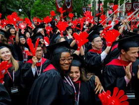 هارفارد تجري محادثات مع جامعات لاستضافة طلاب متضررين من "تقييد ترمب"
