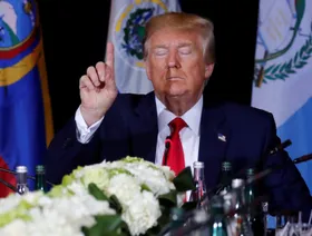 حكايات النفط والمخدرات والهجرة.. كيف خططت إدارة ترمب لدفع فنزويلا إلى حافة الحرب؟