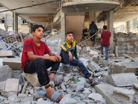 صحافي إسرائيلي: قتلنا 15 ألف طفل فلسطيني.. الحزن ممنوع والرحمة غير قانونية
