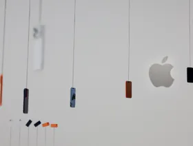 أبل "المتأخرة" تستقطب مسؤولاً سابقاً بمايكروسوفت لقيادة مشروعها للذكاء الاصطناعي