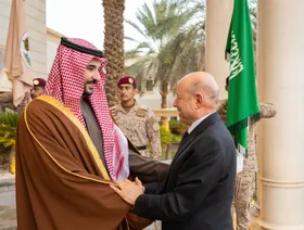 وزير الدفاع السعودي يلتقي رئيس وأعضاء مجلس القيادة الرئاسي اليمني