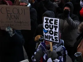 ترمب يلمح لسحب ضباط الهجرة من مينيابوليس وسط مخاوف من تحول الوضع لـ"عبء سياسي"