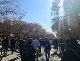 احتجاجات في طهران بعد انخفاض العملة المحلية إلى مستوى قياسي