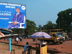 أفريقيا الوسطى تجري انتخابات رئاسية وسط عنف وانشقاقات