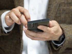 جوجل تطور ميزة لحماية شاشة الهاتف من المتطفلين