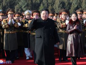 زعيم كوريا الشمالية يهدد بـ"قرار سيغيّر التاريخ"