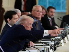 وسط تهديد أميركي وتنديد أوروبي.. طهران تتهم واشنطن بتأجيج الاحتجاجات