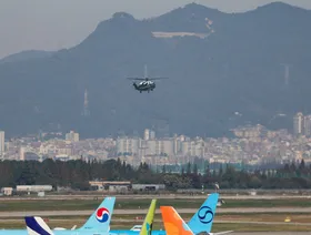 لماذا التقى شي وترمب في مطار بعيداً عن اجتماعات قمة "أبيك" في جيونججو؟