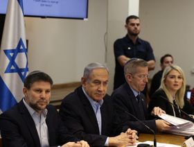 كبار مسؤولي الأمن القومي الإسرائيلي السابقين يطالبون بـعزل نتنياهو