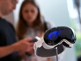 أبل تخطط لطرح إصدارين من Vision Pro.. والذكاء الاصطناعي في طريقه لساعاتها