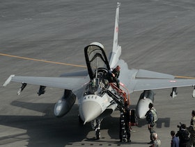 الولايات المتحدة تتجه إلى بيع معدات لمقاتلات "إف-16" لتركيا