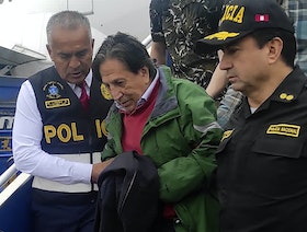 رئيس بيرو السابق يصل إلى ليما تمهيداً لمحاكمته