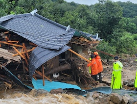 عشرات الضحايا والمفقودين جراء الفيضانات في كوريا الجنوبية